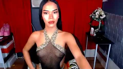 OLIVIA online show from 10-20-25, 09:04