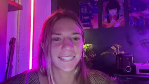 Snapshot of oliviahansleyy chatting on 12-19-24, 04:45 Olivia online show from 12-19-24, 04:45