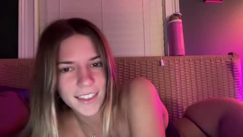 Snapshot of oliviahansleyy chatting on 01-09-25, 05:55 Olivia online show from 01-09-25, 05:55