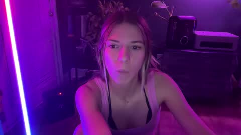 Snapshot of oliviahansleyy chatting on 01-25-25, 03:30 Olivia online show from 01-25-25, 03:30