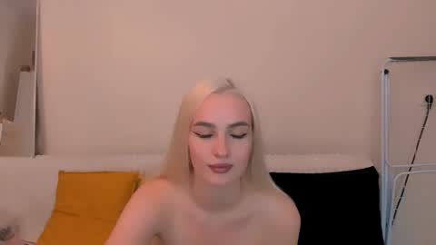 oliviaBeauty online show from 10-22-25, 08:19