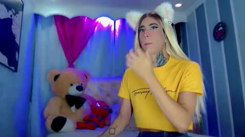 oliviahot01 online show from 03-18-26, 02:04