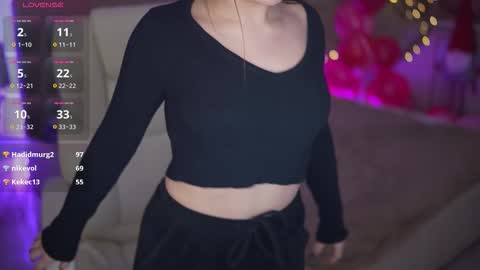 Snapshot of oliviamoore_ chatting on 02-17-26, 06:47 Olivia online show from 02-17-26, 06:47