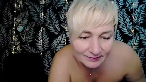 Kelly online show from 01-10-25, 03:37