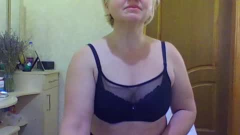 oliviaparadise online show from 12-20-24, 09:43