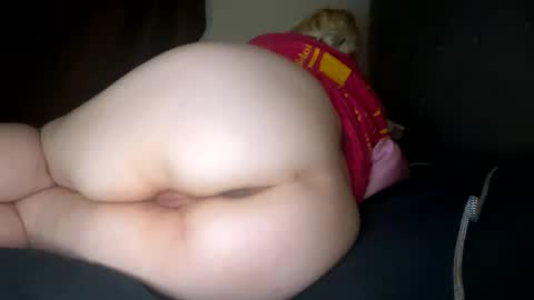 Snapshot of oliviaskies chatting on 10-31-25, 04:57 Olivia baby online show from 10-31-25, 04:57