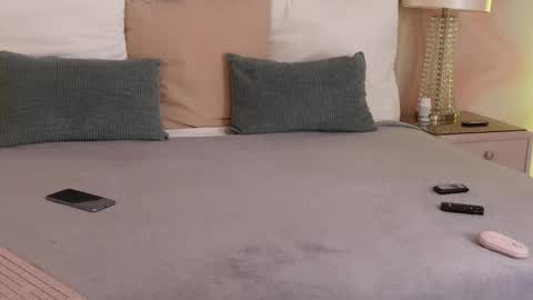 Snapshot of oliviasway chatting on 11-16-25, 09:53 OliviaSway online show from 11-16-25, 09:53