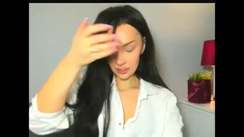 Snapshot of oliviawomen chatting on 02-03-26, 10:31 OliviaWomen online show from 02-03-26, 10:31