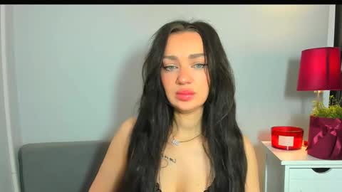 Snapshot of oliviawomen chatting on 02-24-26, 07:50 OliviaWomen online show from 02-24-26, 07:50