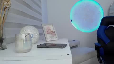 Snapshot of oliviia_cute chatting on 10-23-25, 05:07 oliviia_cute online show from 10-23-25, 05:07