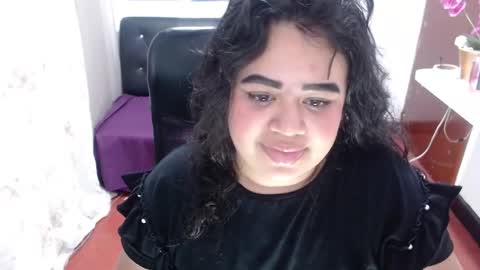 oliviia_cute online show from 12-18-25, 01:33