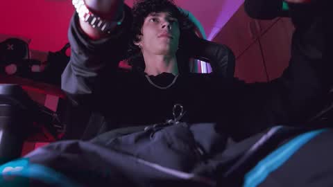     online show from 09-18-25, 02:57