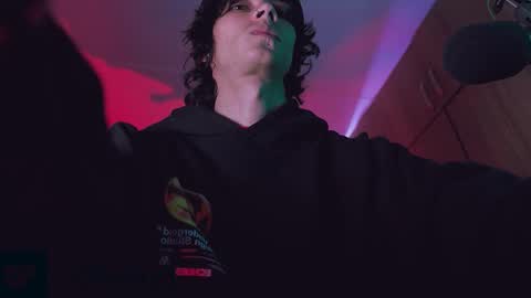     online show from 10-11-25, 06:45