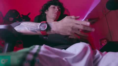     online show from 11-22-25, 02:43