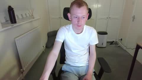 Snapshot of ollysparks chatting on 02-18-25, 07:19 Olly online show from 02-18-25, 07:19