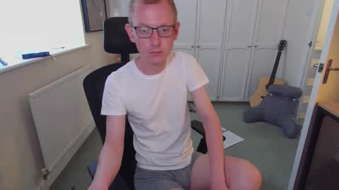 Snapshot of ollysparks chatting on 09-21-25, 03:46 Olly online show from 09-21-25, 03:46