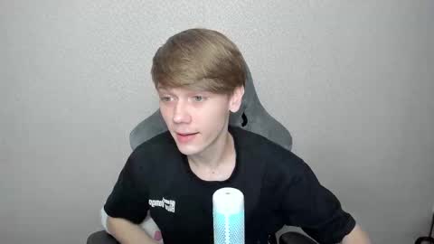 Oliver and Mira online show from 02-26-26, 01:21