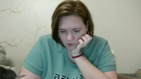 Snapshot of olyaandnetty chatting on 03-11-25, 08:53 OlyaAndNetty online show from 03-11-25, 08:53