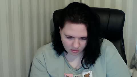 Snapshot of olyaandnetty chatting on 10-20-25, 08:04 OlyaAndNetty online show from 10-20-25, 08:04