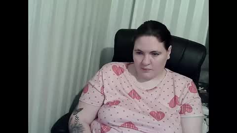 Snapshot of olyaandnetty chatting on 11-11-25, 12:54 OlyaAndNetty online show from 11-11-25, 12:54