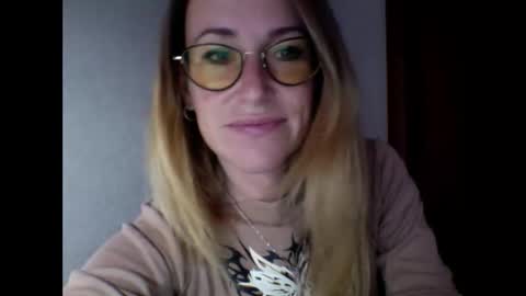 olyra11 online show from 10-06-25, 09:29