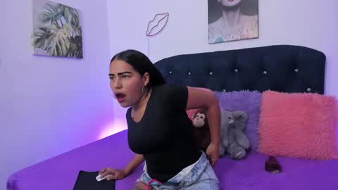 Olyssia online show from 09-16-25, 02:29