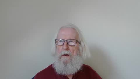 Snapshot of onanister chatting on 10-28-25, 01:25 Somewhere over the rainbow online show from 10-28-25, 01:25