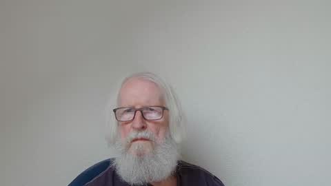 Snapshot of onanister chatting on 11-02-25, 02:52 Somewhere over the rainbow online show from 11-02-25, 02:52