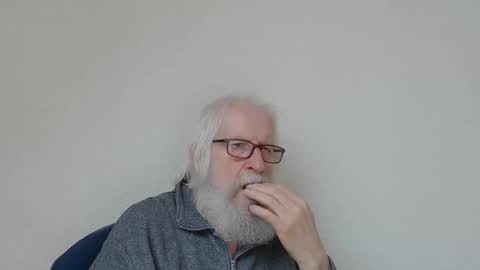 Snapshot of onanister chatting on 11-06-25, 08:04 Somewhere over the rainbow online show from 11-06-25, 08:04