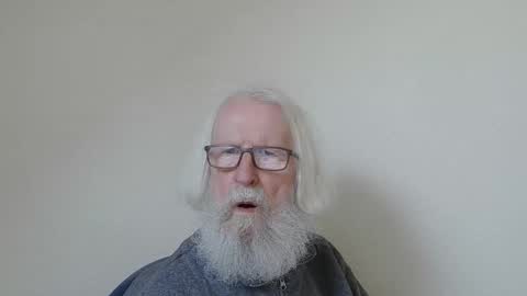 Snapshot of onanister chatting on 11-08-25, 01:44 Somewhere over the rainbow online show from 11-08-25, 01:44