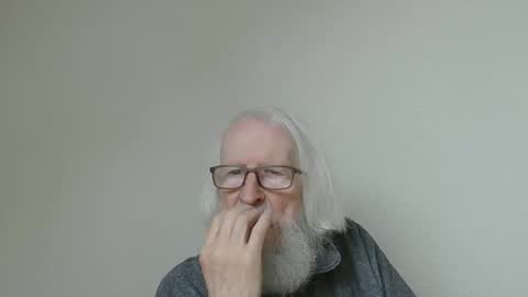 Snapshot of onanister chatting on 11-13-25, 08:02 Somewhere over the rainbow online show from 11-13-25, 08:02