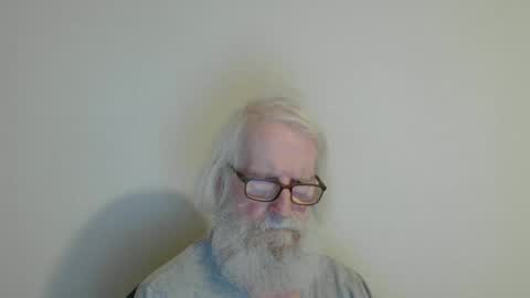 Snapshot of onanister chatting on 11-13-25, 09:36 Somewhere over the rainbow online show from 11-13-25, 09:36