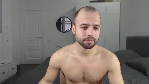 onebestlover online show from 02-04-25, 08:35
