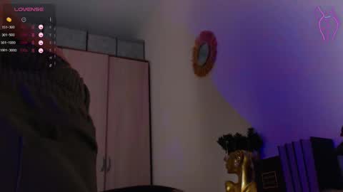  ONLINE   online show from 02-19-25, 04:34