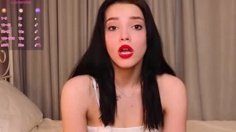 Snapshot of onemoreecall chatting on 02-14-25, 01:18 Lexi online show from 02-14-25, 01:18