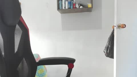 Snapshot of onewhiteboichub chatting on 12-02-24, 08:11 Andres INDEPENDENT MODEL online show from 12-02-24, 08:11