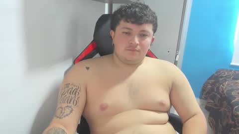 Snapshot of onewhiteboichub chatting on 02-20-25, 05:29 Andres INDEPENDENT MODEL online show from 02-20-25, 05:29