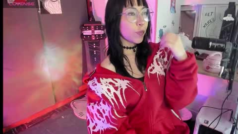 Snapshot of oni_dakotta chatting on 09-19-25, 12:39 oni_dakotta online show from 09-19-25, 12:39