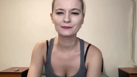 Snapshot of onika_cox chatting on 09-29-25, 10:03 Onika online show from 09-29-25, 10:03