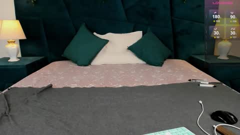 Snapshot of only_eric chatting on 11-22-25, 05:12 Erick online show from 11-22-25, 05:12