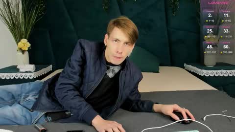 Snapshot of only_eric chatting on 11-30-25, 06:06 Erick online show from 11-30-25, 06:06