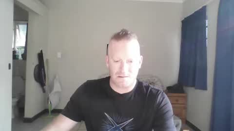 For me to know online show from 11-09-25, 04:33