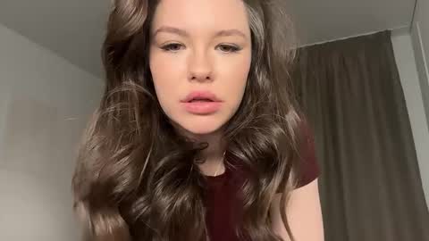 Snapshot of onlybloomm chatting on 03-02-26, 04:14 Alice De Milo online show from 03-02-26, 04:14