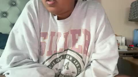 onlyinurdreams00 online show from 11-20-25, 07:46