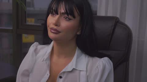 Nicolle online show from 12-02-24, 05:48