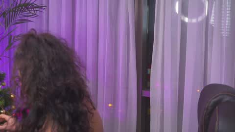Nicolle online show from 12-04-24, 02:37