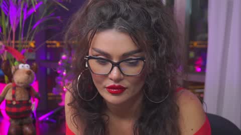 Nicolle online show from 12-04-24, 06:17