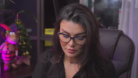Nicolle online show from 12-10-24, 02:38