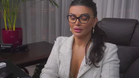 Nicolle online show from 12-13-24, 03:54