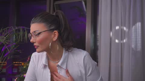 Nicolle online show from 12-16-24, 03:43